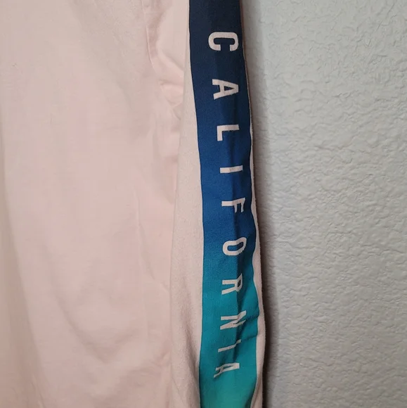 Hollister long sleeve tshirt - Picture 2 of 6